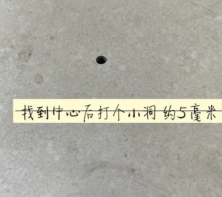 石台瓷砖空鼓维修公司专业解答在瓷砖铺贴过程中，如果砂料搅拌不均匀，将会带来以下问题